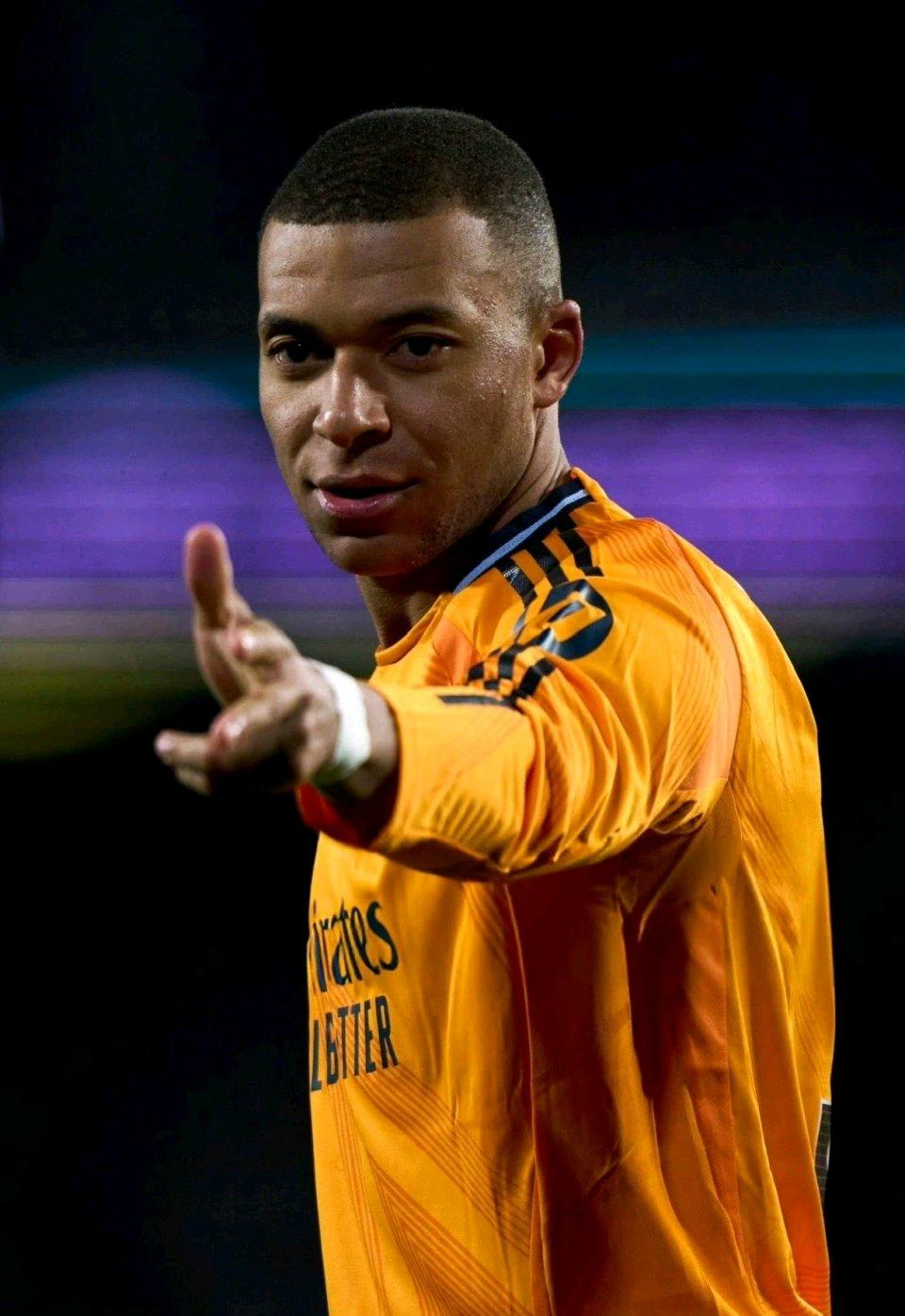 姆巴佩新星刷新纪录表现突出，SKT前途光明！-爱游戏